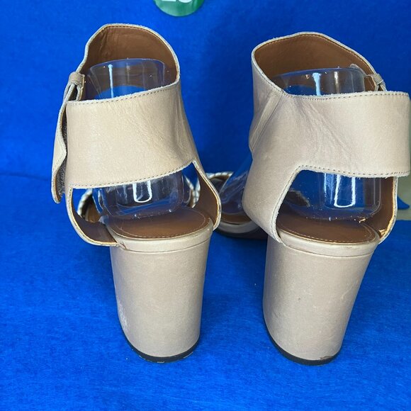 Ladies Shoes - Picture 3 of 4